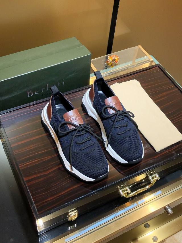 商品名称：Berluti 布鲁提 正规码数: 38-44 休闲鞋 商品材料：精选 飞织鞋面，柔软羊皮垫脚；原厂特供大底。